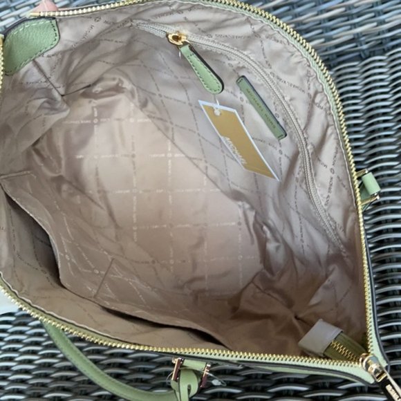 Michael Kors Charlotte Large Top Zip Tote - Picture 10 of 16